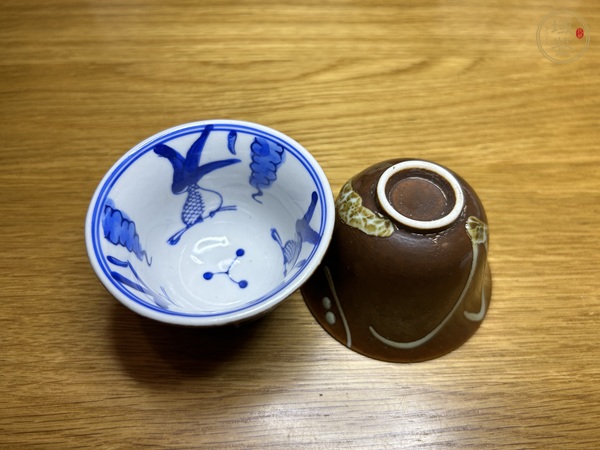 古玩陶瓷外紫金釉內(nèi)青花魚藻紋杯真品鑒賞圖