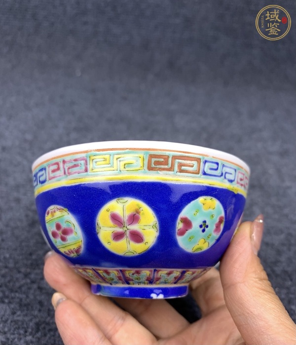 古玩陶瓷粉彩皮球花杯碟套真品鑒賞圖