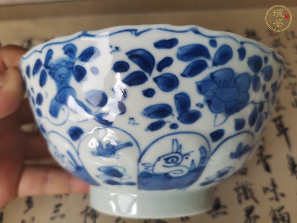 古玩陶瓷樹葉款花鳥紋青花碗真品鑒賞圖