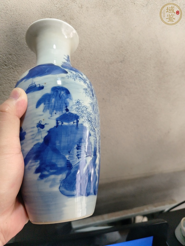 古玩陶瓷人物山水青花瓶真品鑒賞圖