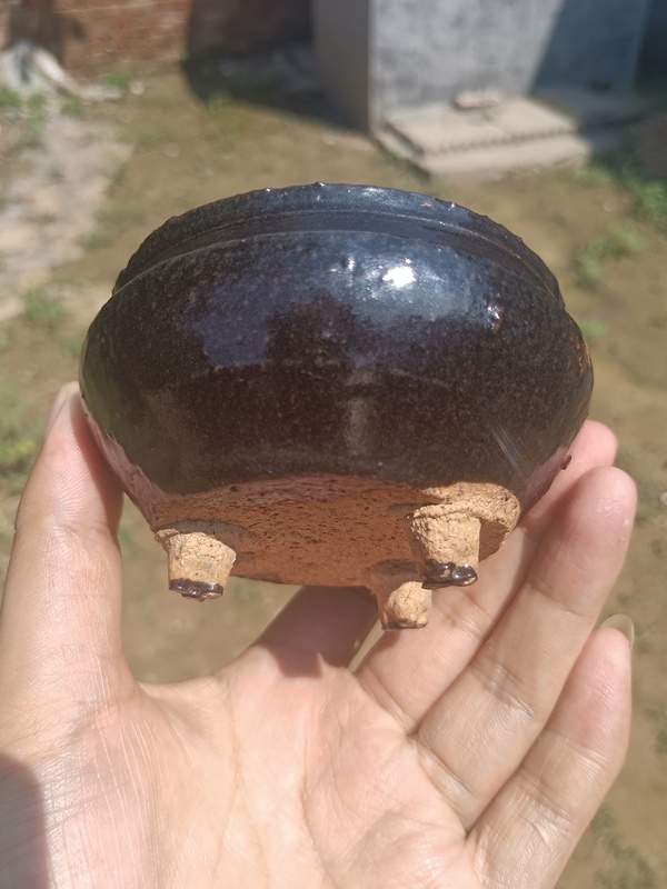 古玩陶瓷元末明初~窯變黑釉三足香爐拍賣,當前價格588元