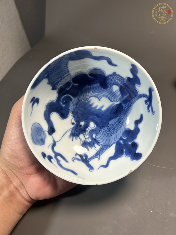 古玩陶瓷青花過(guò)墻龍碗真品鑒賞圖