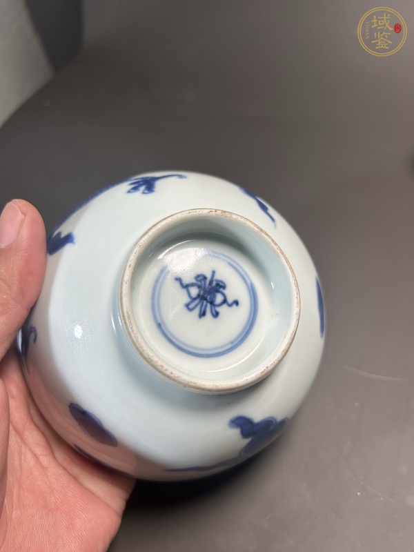 古玩陶瓷青花過(guò)墻龍碗真品鑒賞圖