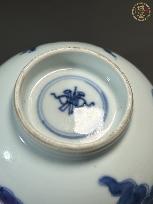 古玩陶瓷青花過(guò)墻龍碗真品鑒賞圖