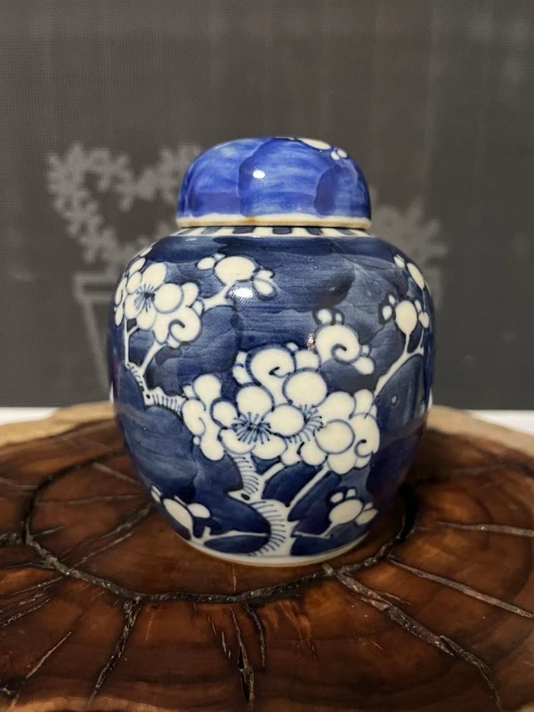 古玩陶瓷晚清青花冰梅圖蓋罐拍賣,當前價格1100元
