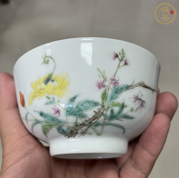 古玩陶瓷粉彩花卉紋碗真品鑒賞圖