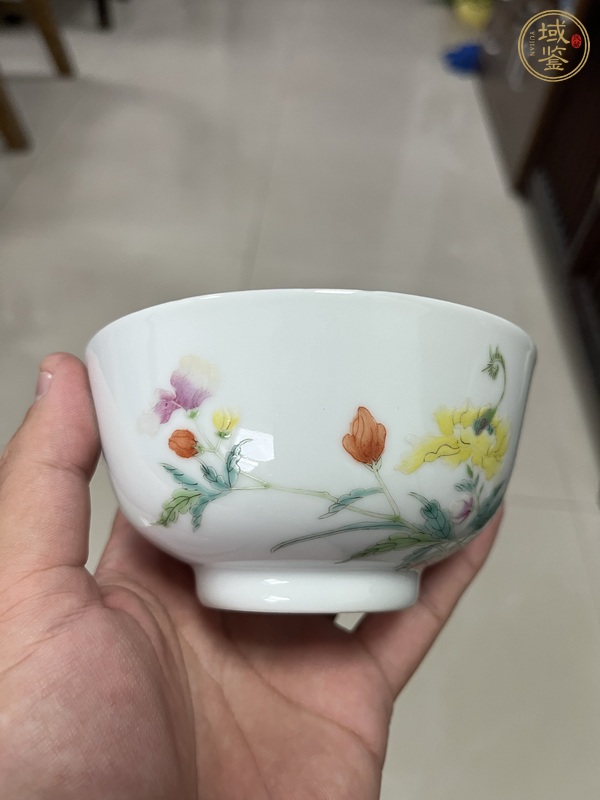 古玩陶瓷粉彩花卉紋碗真品鑒賞圖