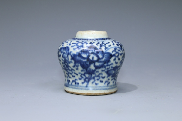 陶瓷清雍正·青花缠枝莲纹天字罐拍卖，当前价格256元