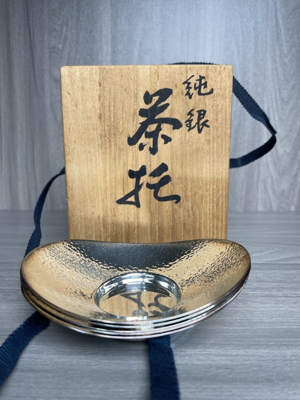 古玩雜項(xiàng)清末民初 純銀老茶托五套（帶原盒）拍賣，當(dāng)前價(jià)格2900元