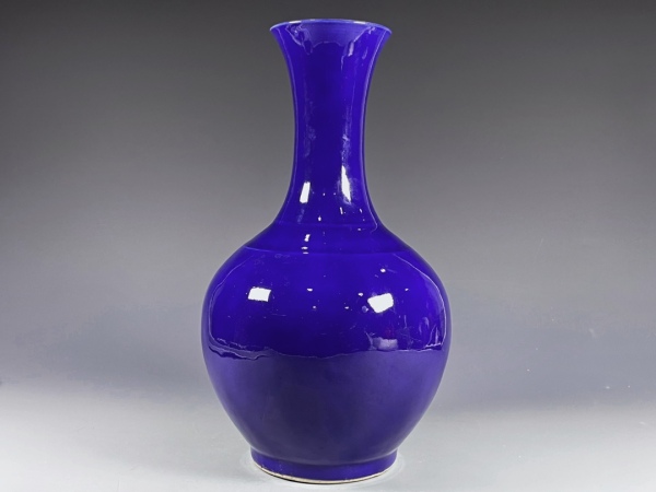 陶瓷清末民初·霁蓝釉赏瓶拍卖，当前价格1486元