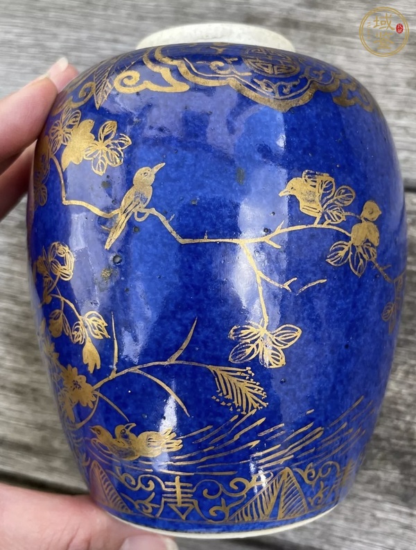 古玩陶瓷藍釉描金大罐真品鑒賞圖