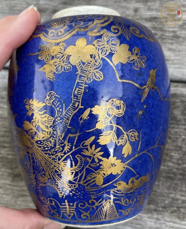 古玩陶瓷藍釉描金大罐真品鑒賞圖