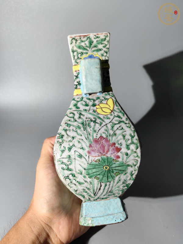 古玩陶瓷花卉紋貫耳瓶真品鑒賞圖