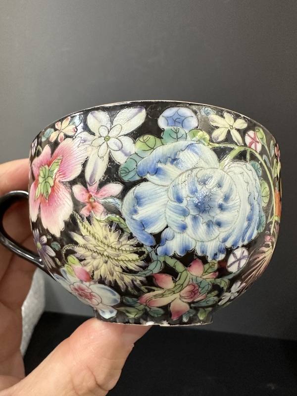 古玩陶瓷民國墨地粉彩百花把杯拍賣,當前價格1500元