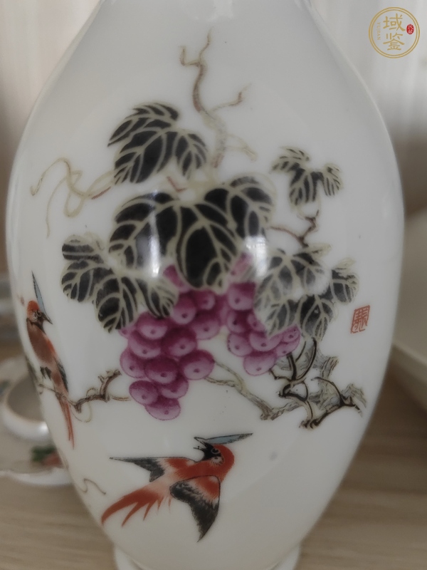 古玩陶瓷粉彩花鳥紋瓶真品鑒賞圖