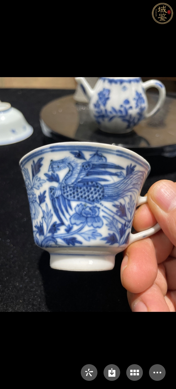 古玩陶瓷清光緒青花鳳凰牡丹紋把杯真品鑒賞圖