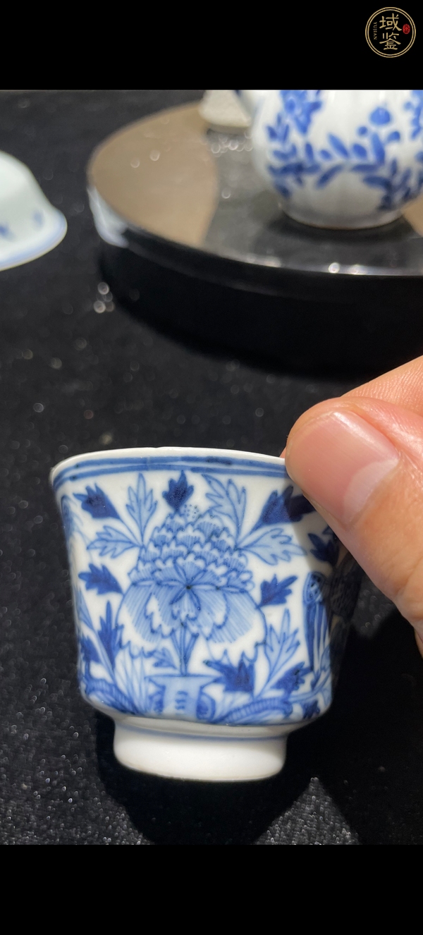 古玩陶瓷清光緒青花鳳凰牡丹紋把杯真品鑒賞圖