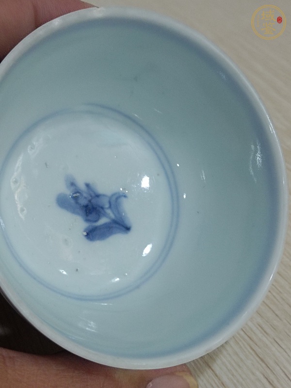 古玩陶瓷康熙鳳紋青花杯真品鑒賞圖