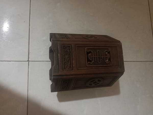 古玩雜項(xiàng)花梨木六方筆筒拍賣，當(dāng)前價(jià)格240元