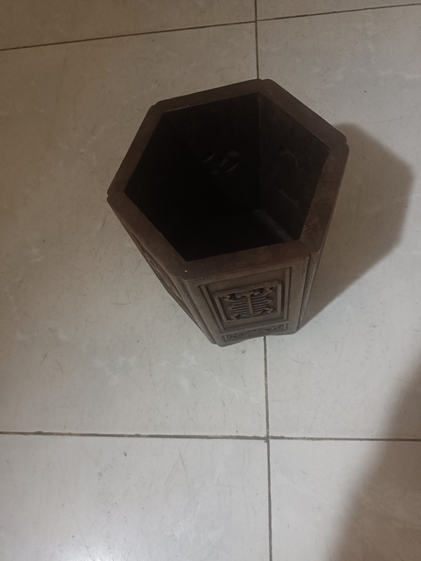 古玩雜項(xiàng)花梨木六方筆筒拍賣，當(dāng)前價(jià)格240元