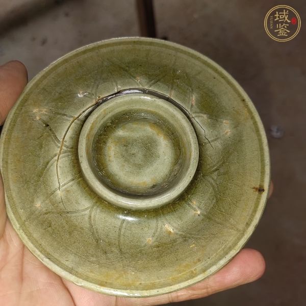 古玩陶瓷岳州窯青釉刻花杯托真品鑒賞圖