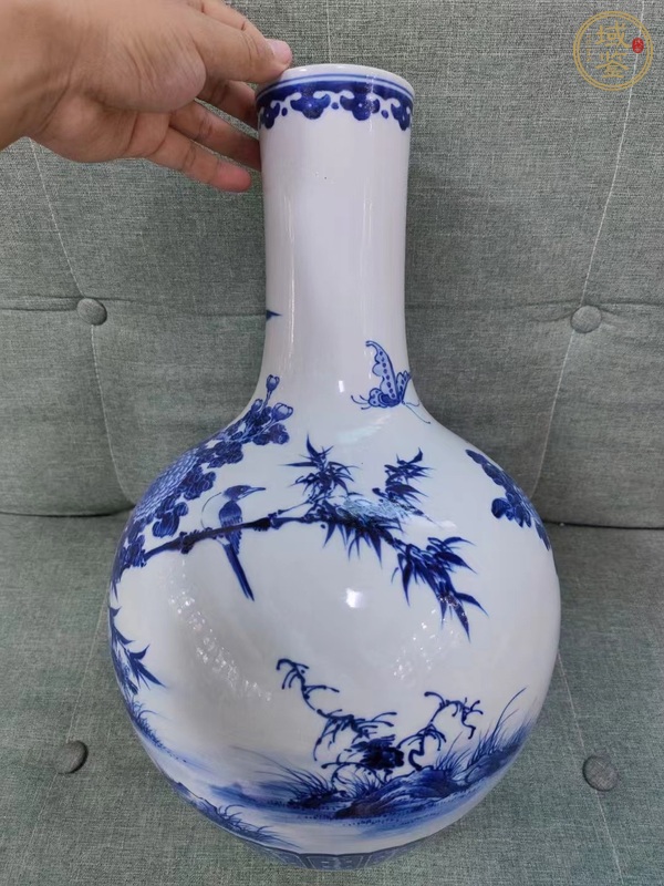 古玩陶瓷花鳥紋天球瓶真品鑒賞圖