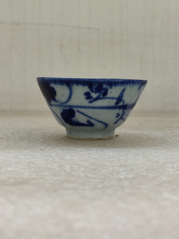 古玩陶瓷清中期青花花卉紋茶杯拍賣,當前價格398元