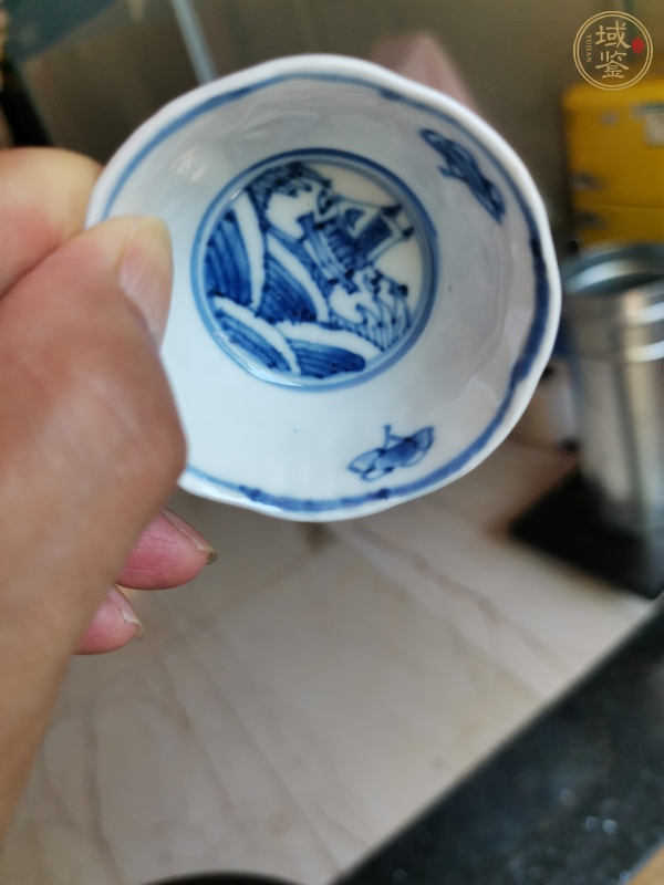 古玩陶瓷青花松鼠花卉紋杯真品鑒賞圖