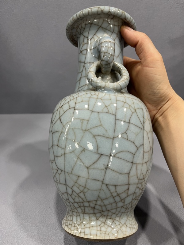 古玩陶瓷藍哥釉雙耳銜環(huán)撇口瓶拍賣,當(dāng)前價格4800元