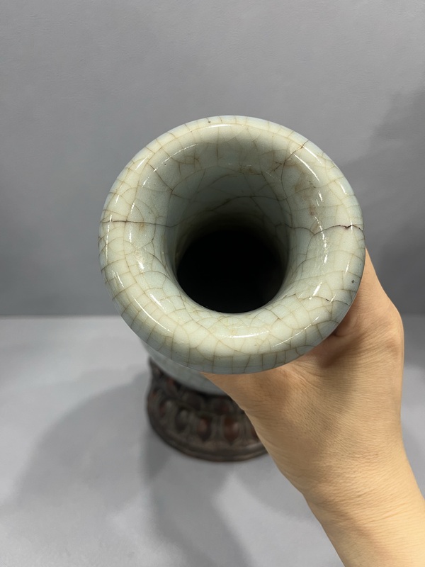 古玩陶瓷藍哥釉雙耳銜環(huán)撇口瓶拍賣,當(dāng)前價格4800元