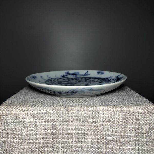 古玩陶瓷清中早期,青花過墻龍紋盤拍賣,當(dāng)前價(jià)格2000元