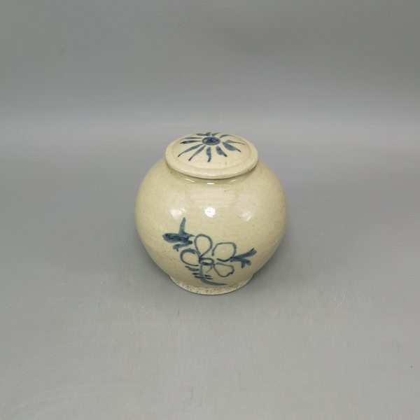 古玩陶瓷明晚期花卉紋青花蓋罐拍賣,當前價格850元