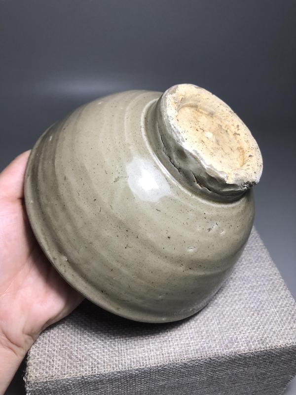 古玩陶瓷元,龍泉青釉印花紋深腹碗拍賣,當前價格2000元