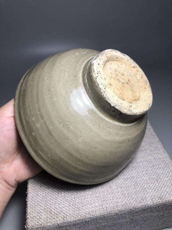 古玩陶瓷元,龍泉青釉印花紋深腹碗拍賣,當前價格2000元