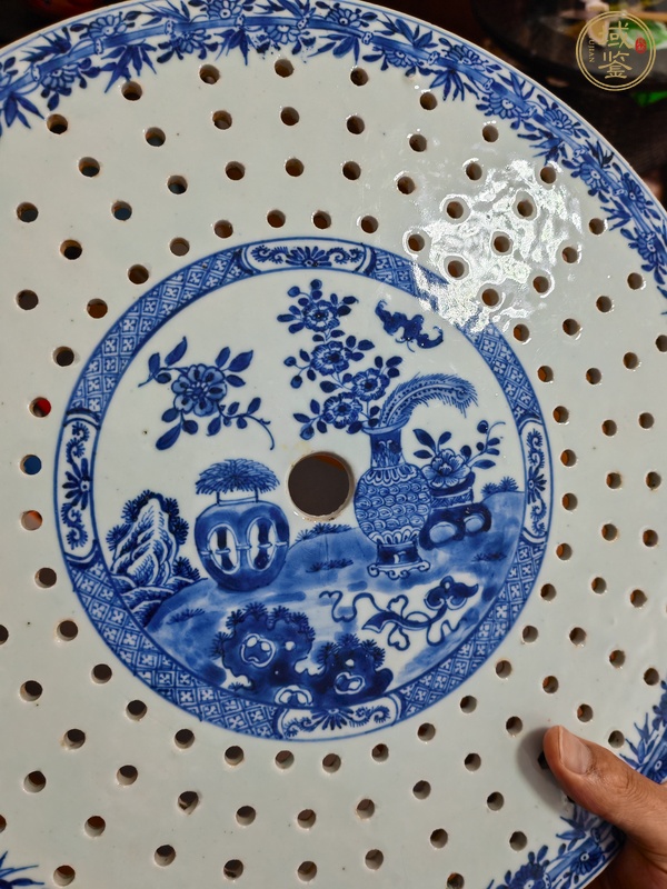 古玩陶瓷清代乾隆青花真品鑒賞圖