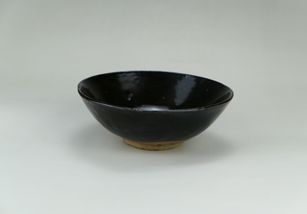 古玩陶瓷明代.黑釉茶碗(1368年-1644年)拍賣,當前價格350元