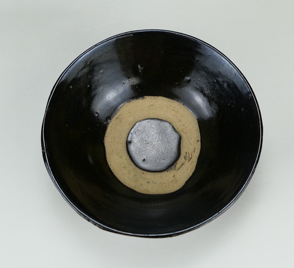 古玩陶瓷明代.黑釉茶碗(1368年-1644年)拍賣,當前價格350元