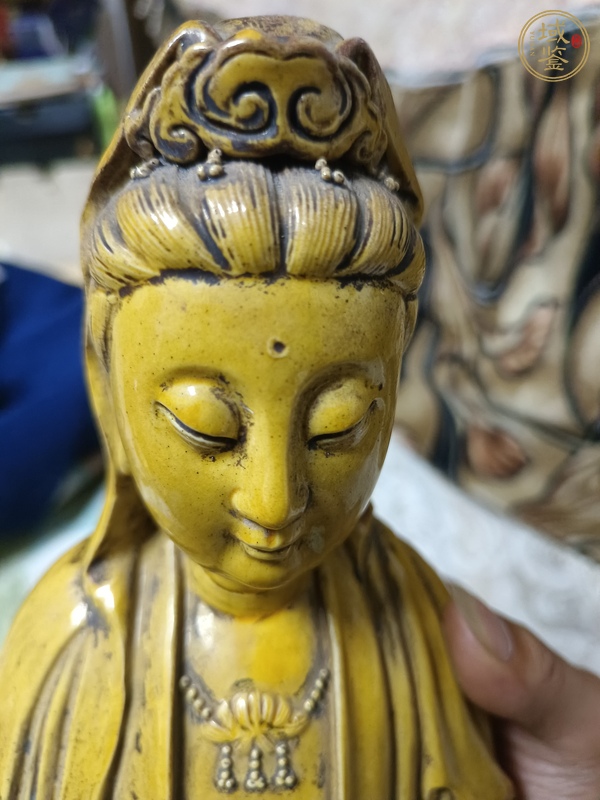 古玩陶瓷60.70年代黃釉觀音立像真品鑒賞圖