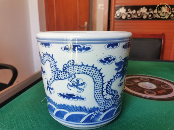 古玩陶瓷青花龍紋香爐真品鑒賞圖