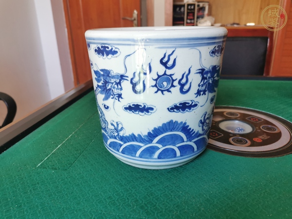 古玩陶瓷青花龍紋香爐真品鑒賞圖