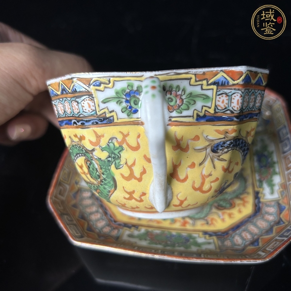 古玩陶瓷雙龍趕珠紋廣彩杯盤真品鑒賞圖