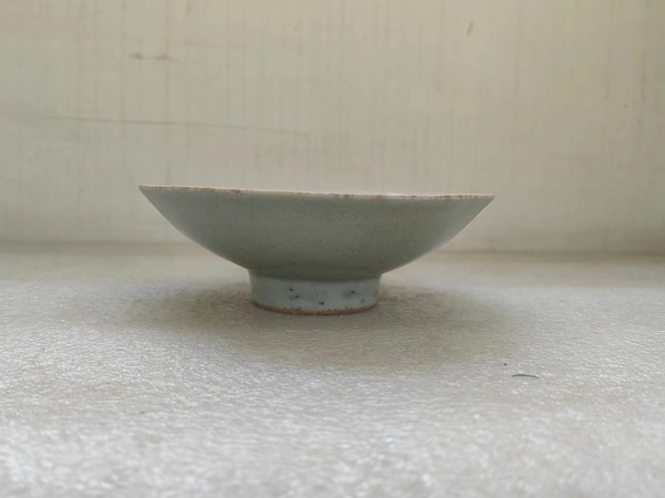 古玩陶瓷豆青釉高足盤拍賣,當(dāng)前價格180元