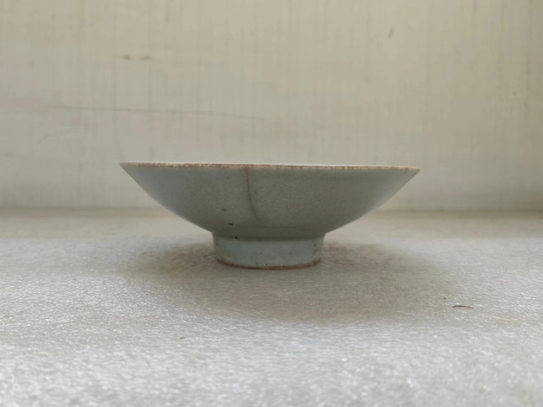 古玩陶瓷豆青釉高足盤拍賣,當(dāng)前價格180元