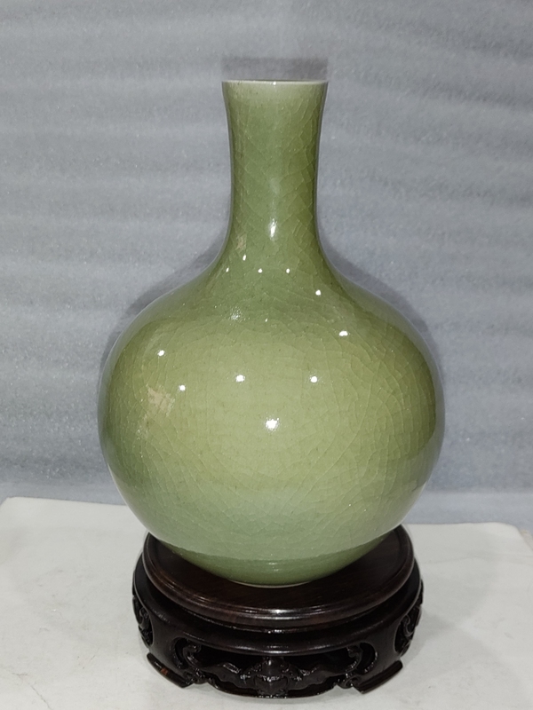 古玩陶瓷豆青釉天球瓶拍賣,當前價格360元