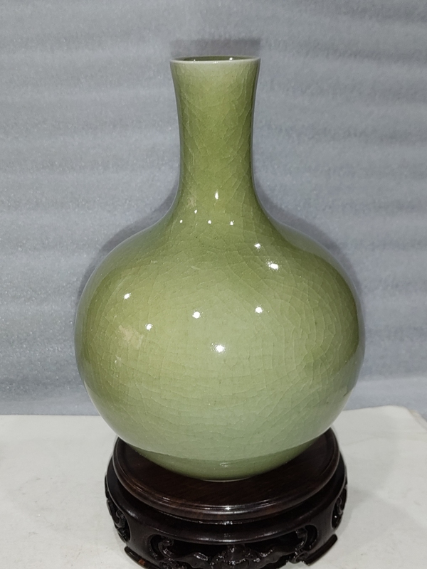 古玩陶瓷豆青釉天球瓶拍賣,當前價格360元
