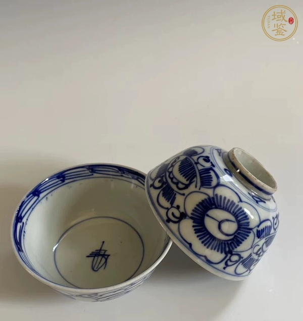 古玩陶瓷花卉紋青花碗真品鑒賞圖