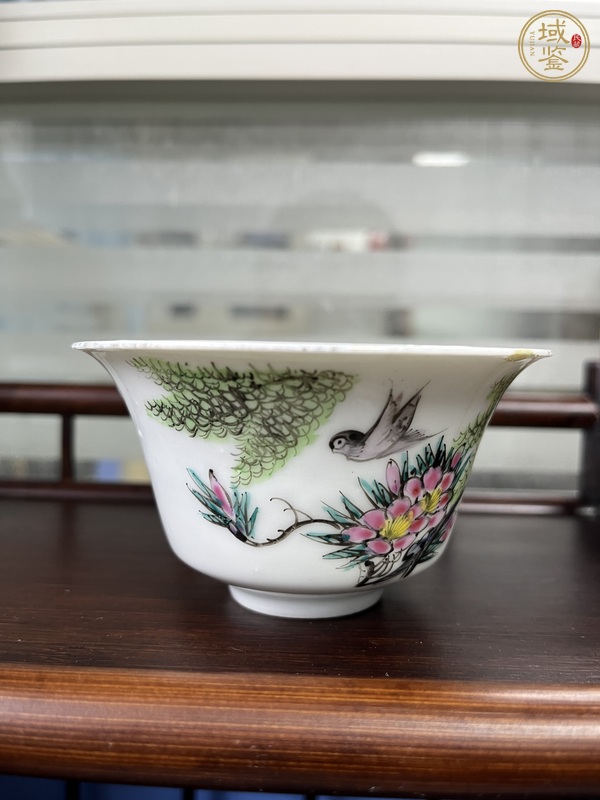 古玩陶瓷花鳥紋彩繪杯真品鑒賞圖