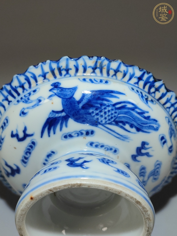 古玩陶瓷青花鳳穿牡丹高足葵口盤真品鑒賞圖