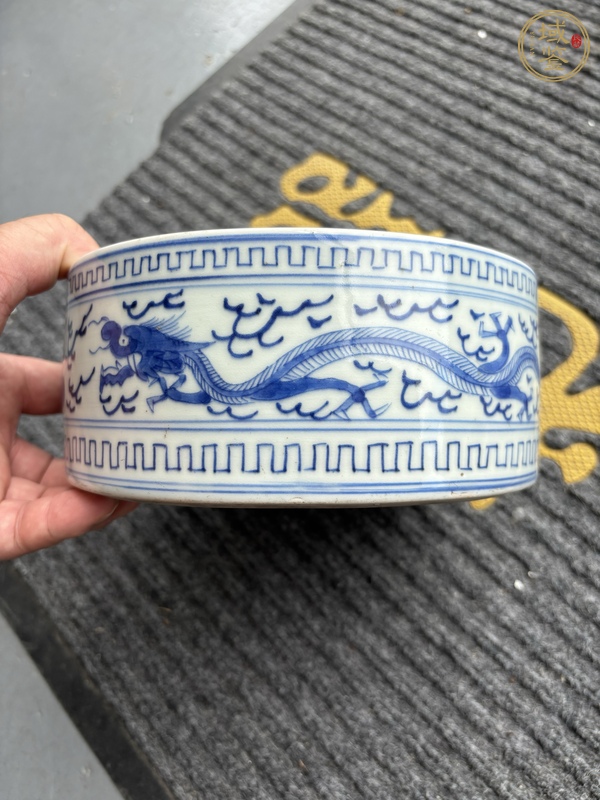 古玩陶瓷龍紋青花器真品鑒賞圖