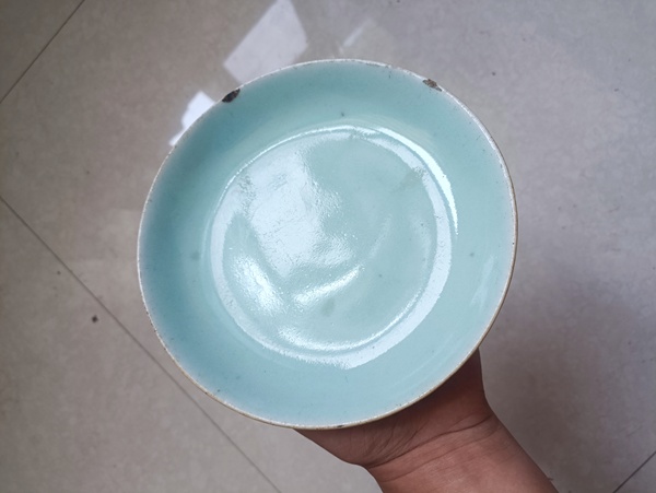 古玩陶瓷清中期豆青釉盤拍賣,當前價格300元